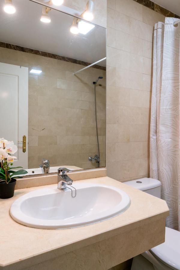 Centrico II Donkey Parking Incluido Apartment Seville Exterior photo