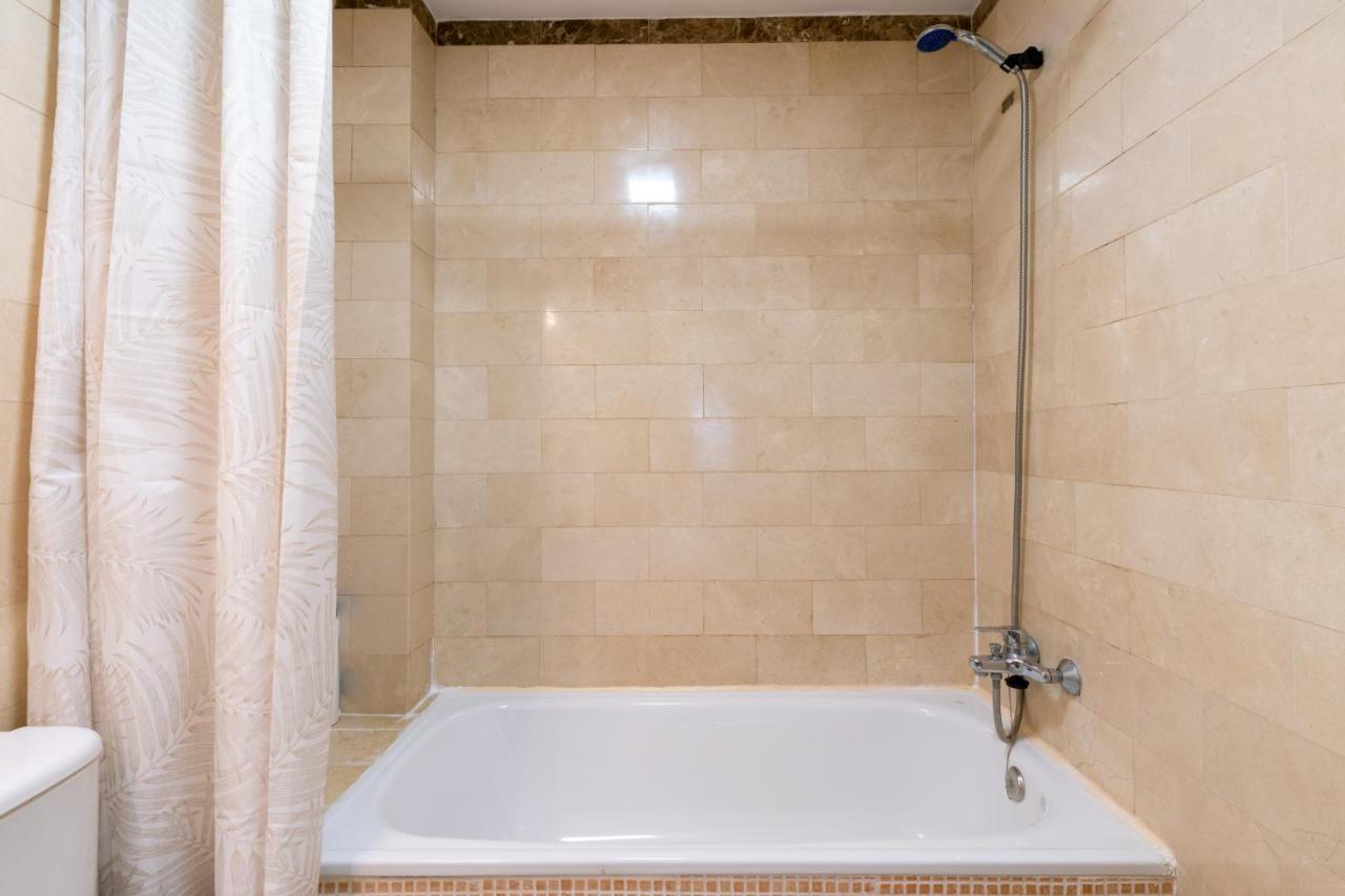 Centrico II Donkey Parking Incluido Apartment Seville Exterior photo